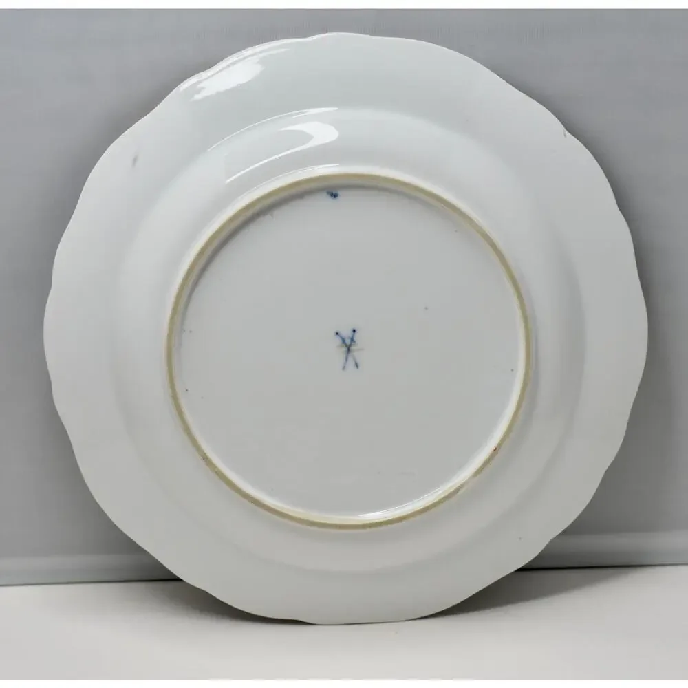 Meissen Zwiebelmuster Crossed Swords Blue Onion Royal Red & Gold Guild Plate